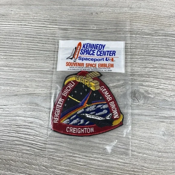 Vintage Kennedy Space Center Nasa Souvenir Space Emblem Made In USA - Picture 2 of 16